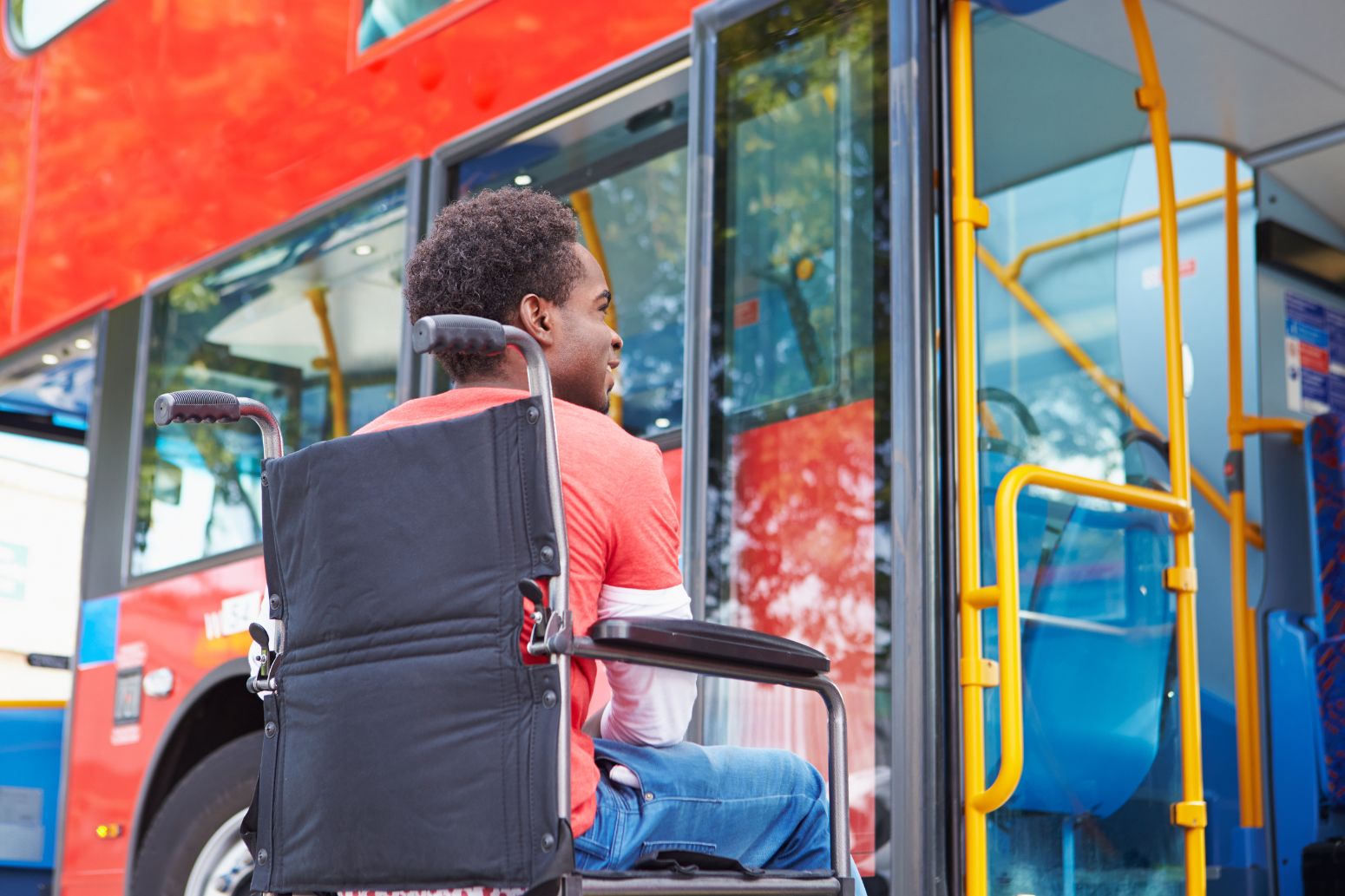 Making every journey accessible: Enhancing public transit with the CAD/AVL system NAVINEO